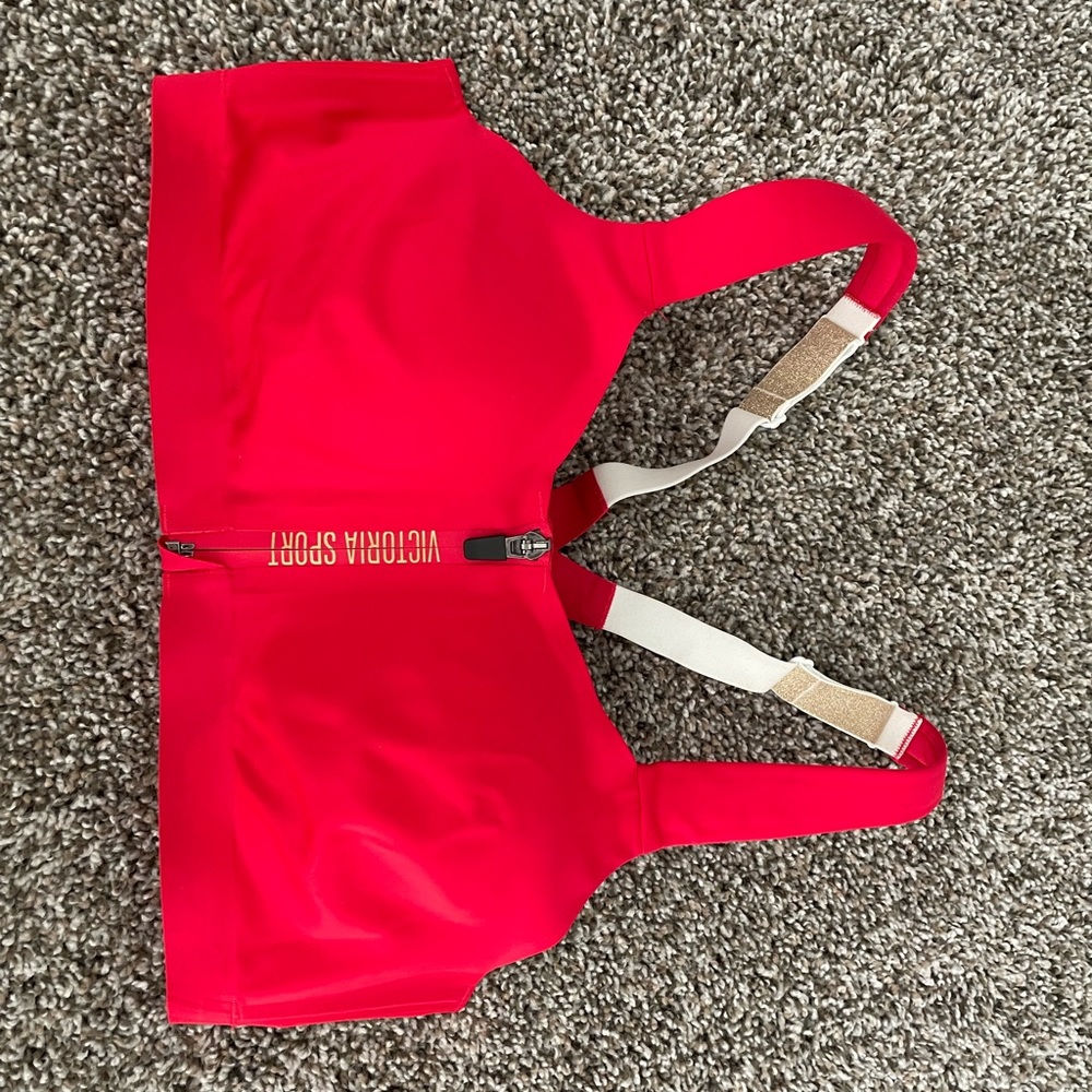 Victoria’s Secret Sports Bra Size 36D